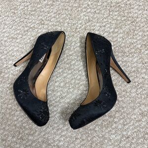 BADGLEY MISCHKA Sanoma Embellished Lace Mesh Pumps Heels Sz 9.5 black